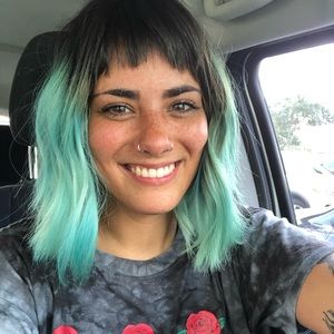 Meet your Posher, Laura